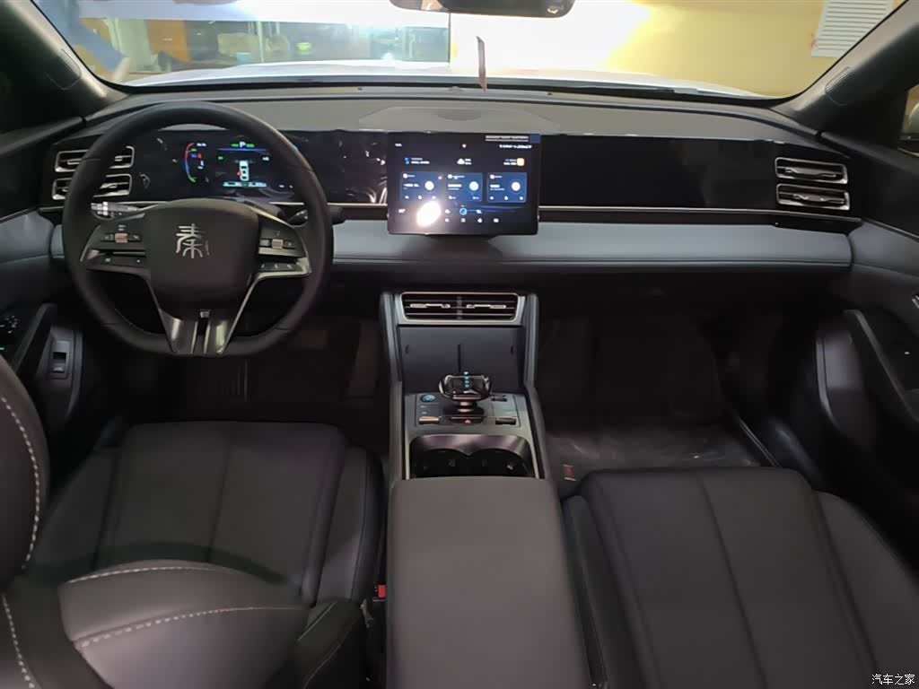 BYD Qin, 2025 10