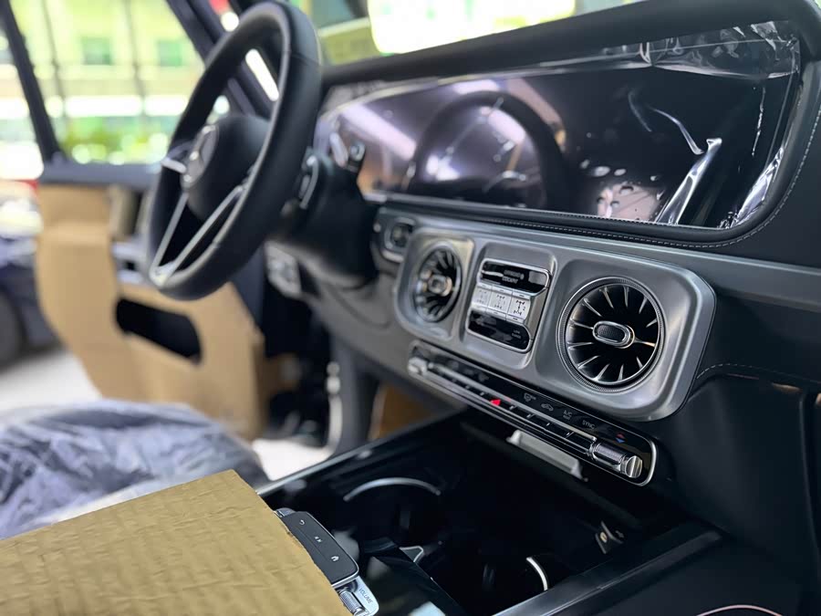 Mercedes-Benz G-Class 2025, фото 10
