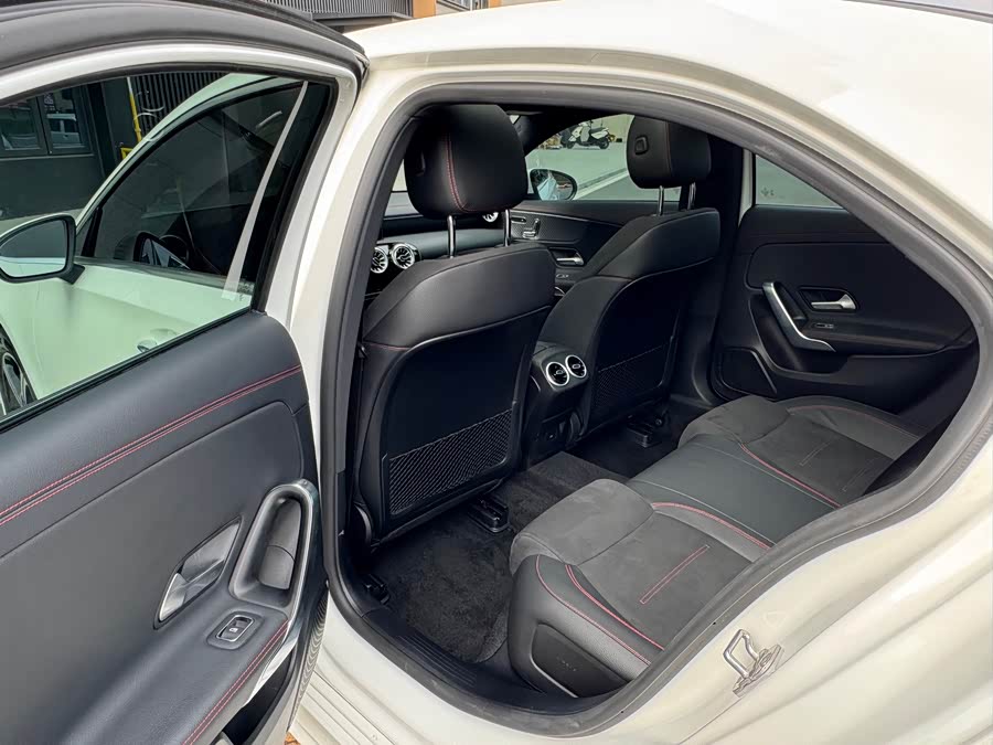 Mercedes-Benz A-Class 2025, фото 10