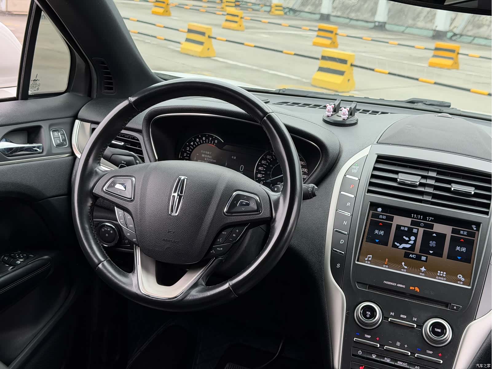 Lincoln MKC, 2018 11