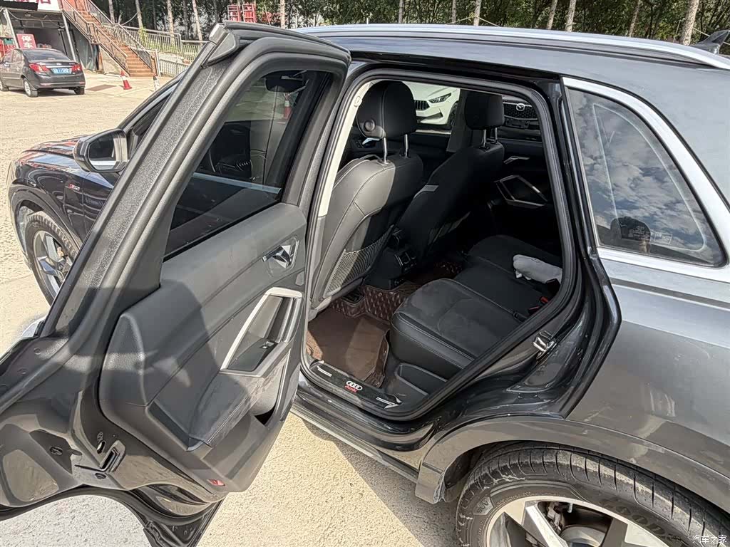 Audi Q3, 2023 11