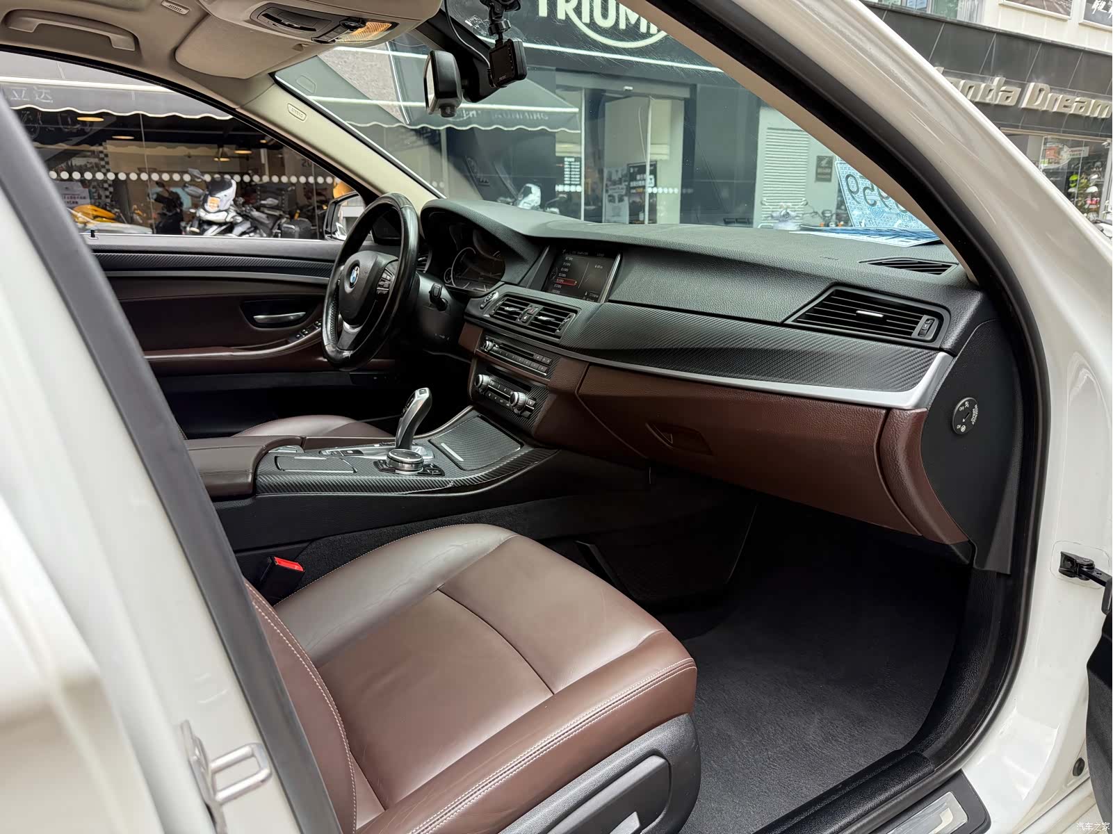 BMW 5 Series, 2016 23