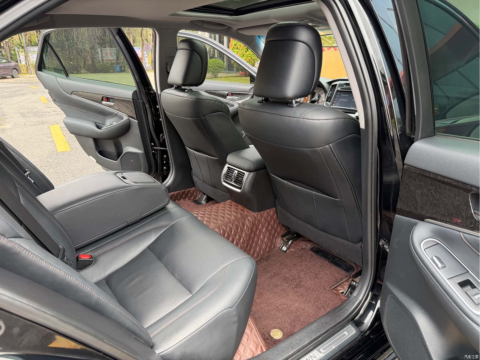 Toyota Crown, 2018 11
