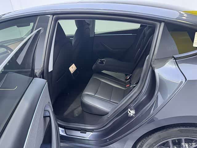 Tesla Model 3, 2024 13
