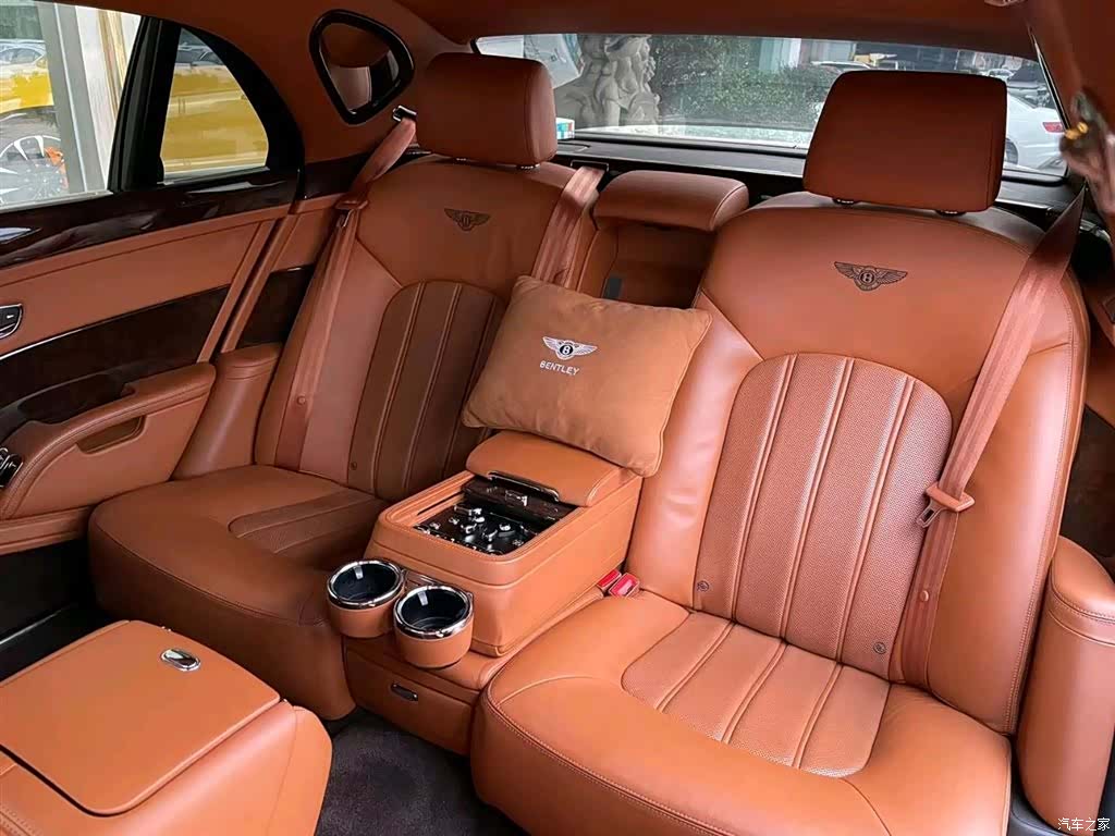 Bentley Mulsanne, 2011 8