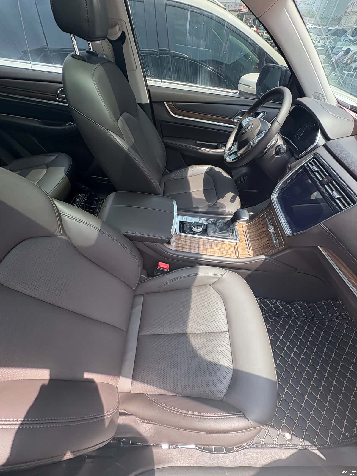 Roewe RX8, 2020 7