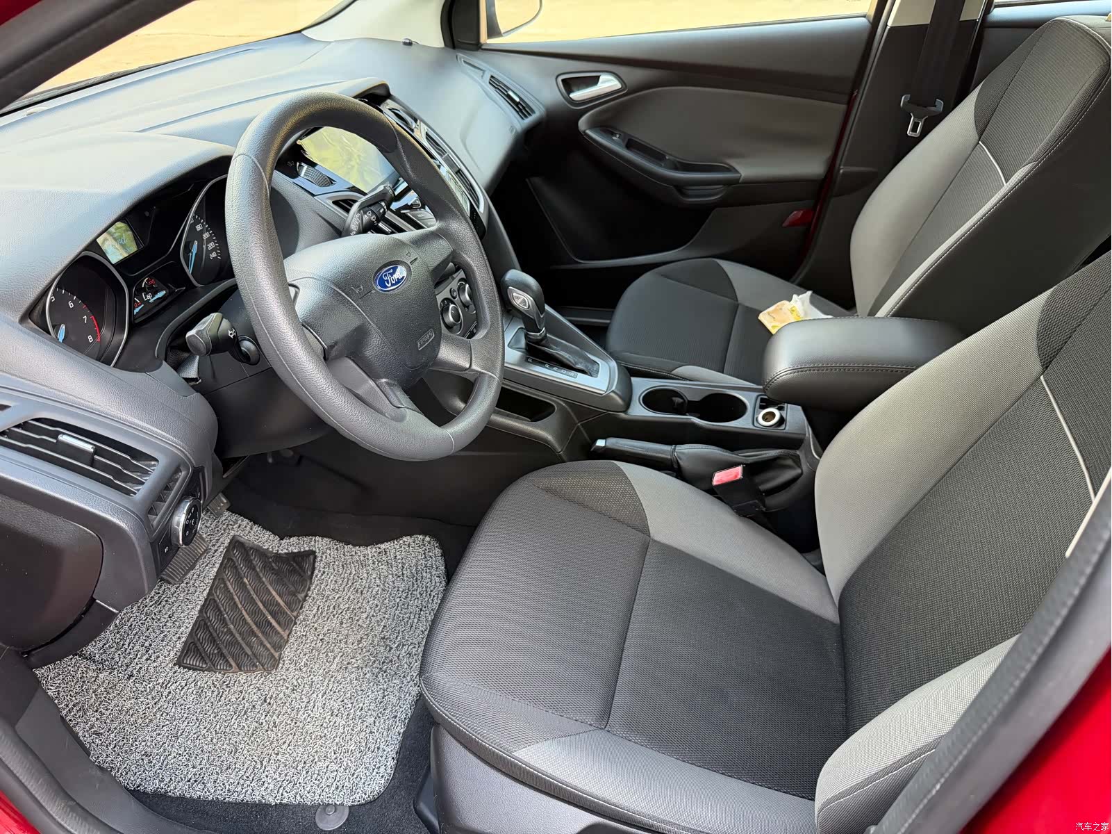 Ford Focus, 2014 7