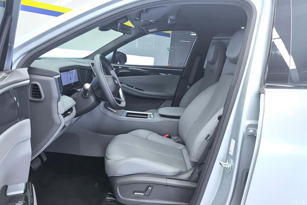 Geely Galaxy L7, 2025 9