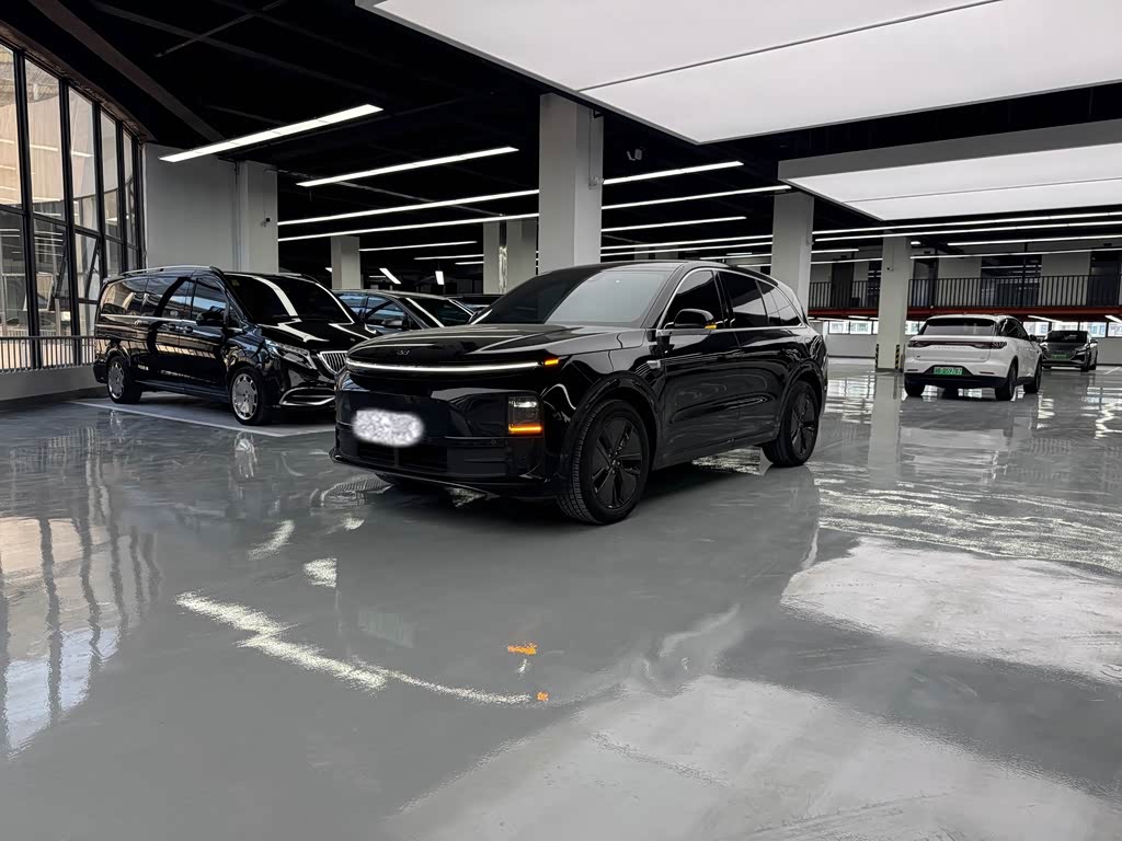 Li Auto L6