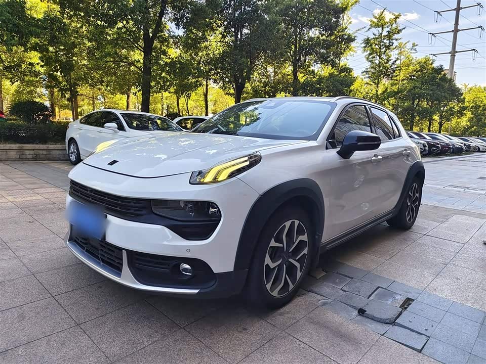 Lynk & Co 02