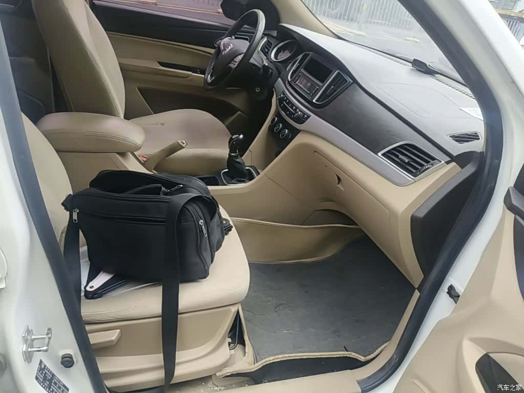 Wuling 730, 2017 20