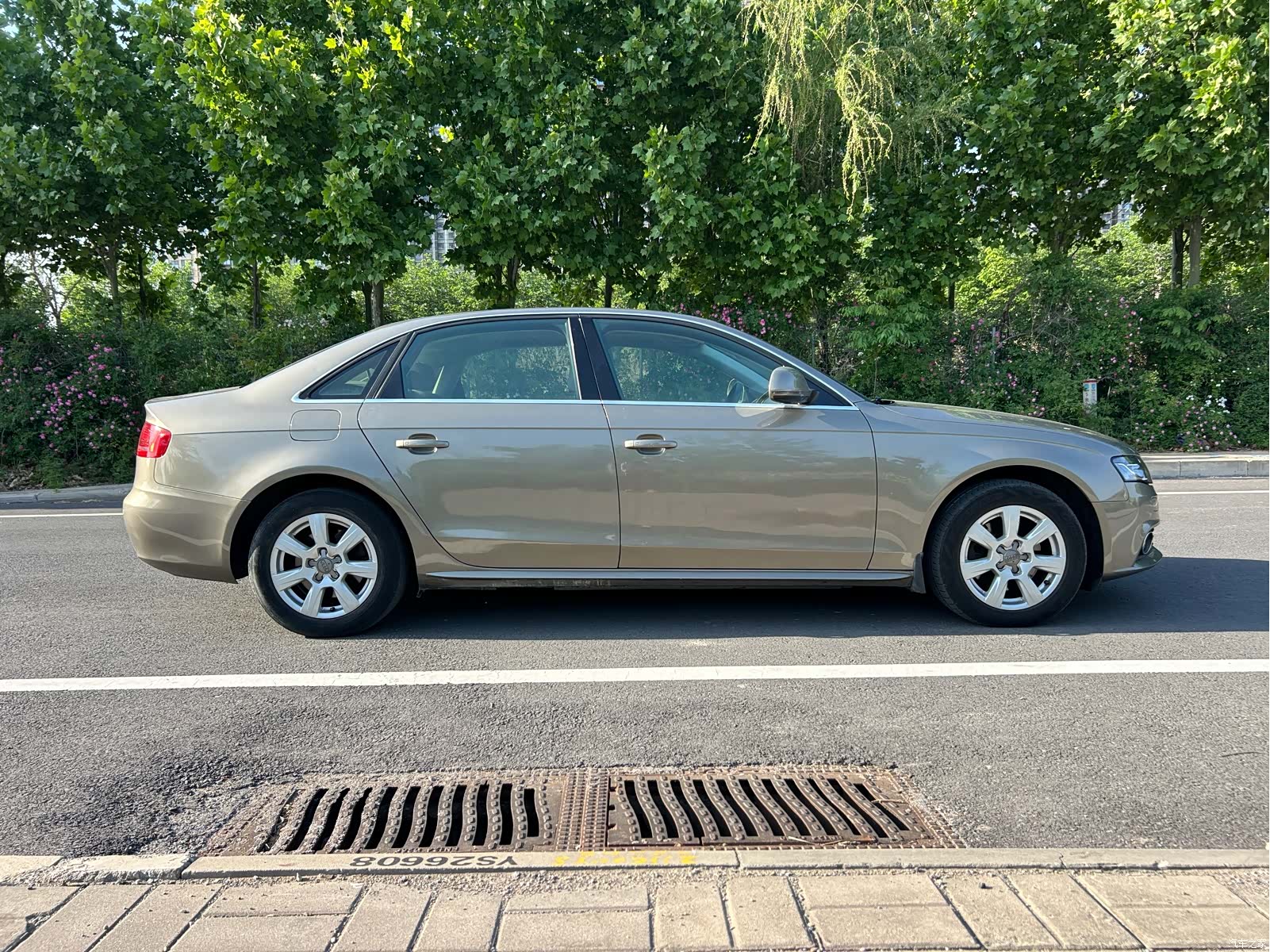 Audi A4L, 2011 3