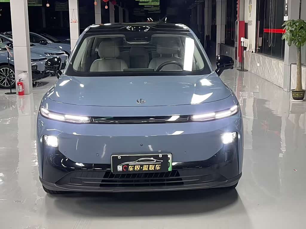 Leapmotor B10
