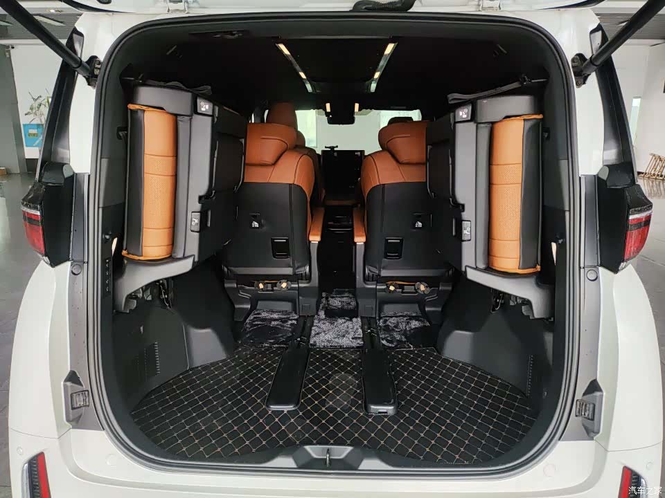 Toyota Vellfire, 2025 6