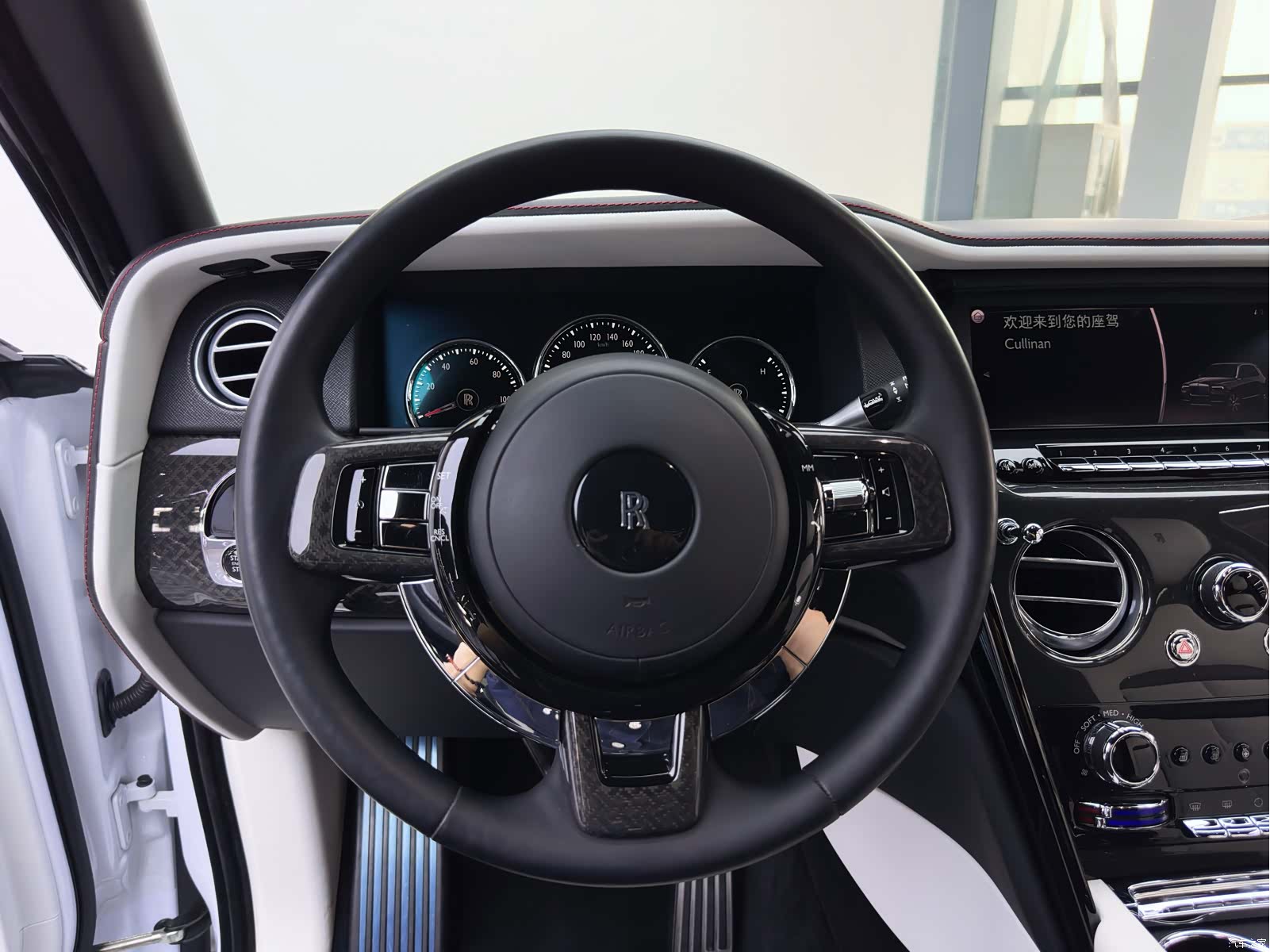 Rolls-Royce Cullinan, 2021 16