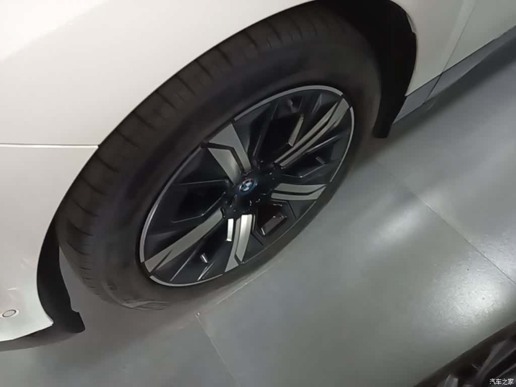 BMW iX, 2022 23