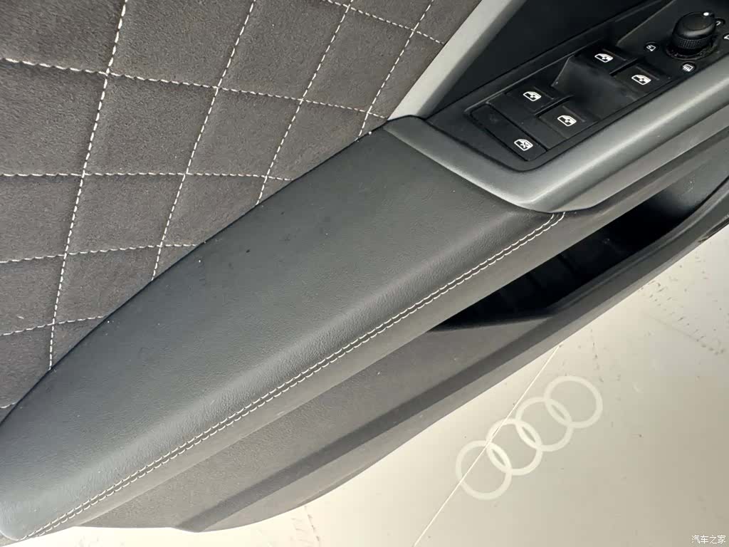 Audi Q3, 2025 12