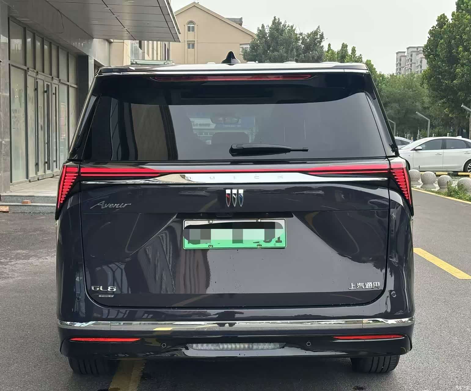 Buick GL8, 2025 4