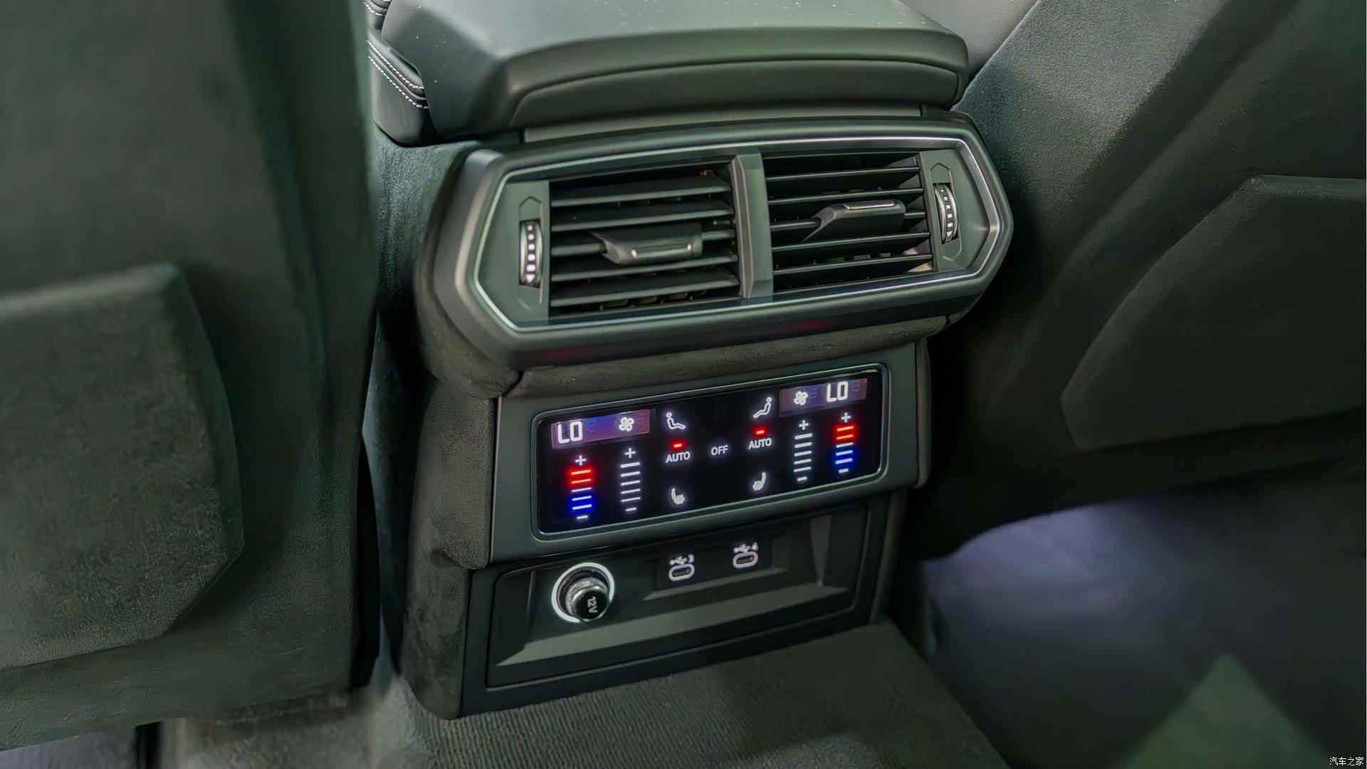 Lamborghini Urus, 2023 15