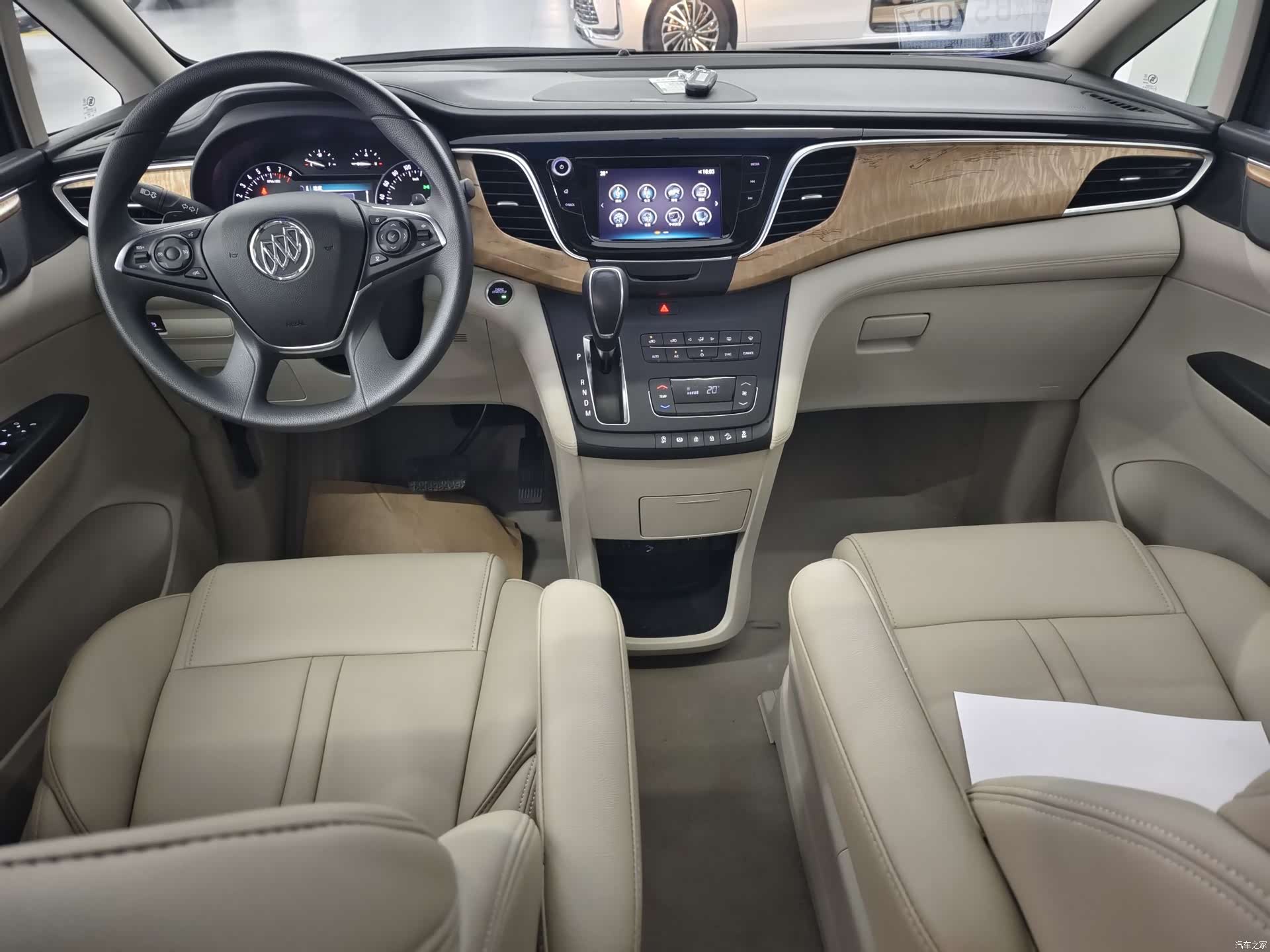 Buick GL8, 2018 12
