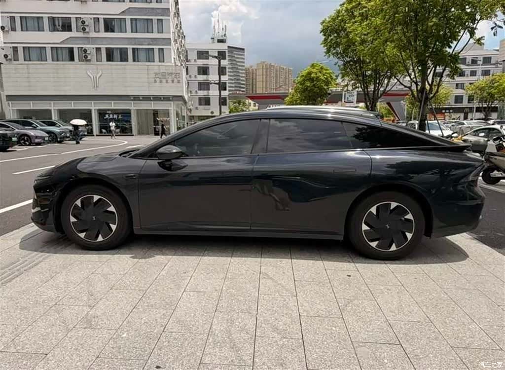 Xpeng P7, 2025 все фото