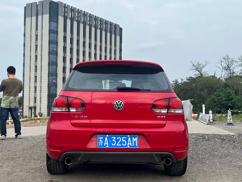 Volkswagen Golf GTI