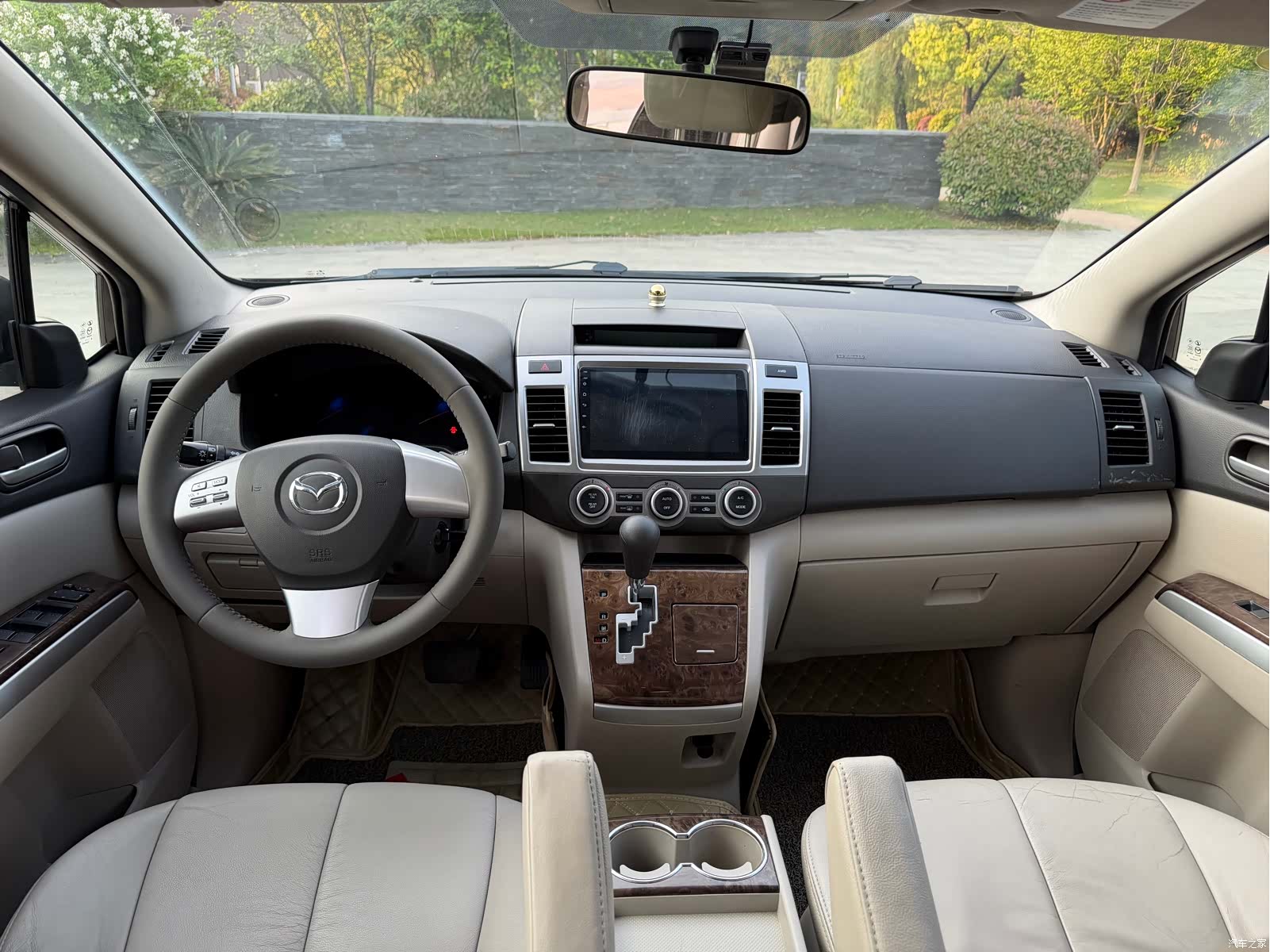 Mazda 8, 2015 9