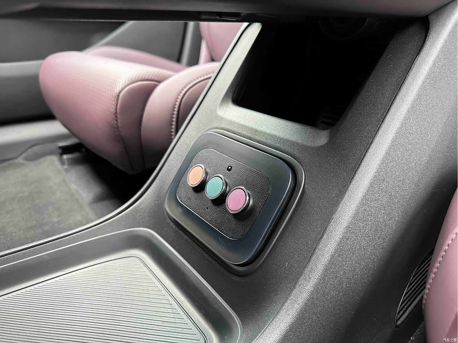 Xiaomi SU7, 2025 10