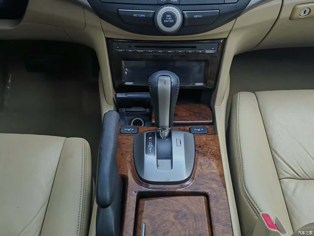 Honda Accord, 2011 13