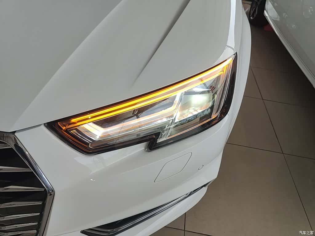Audi A4L, 2019 24