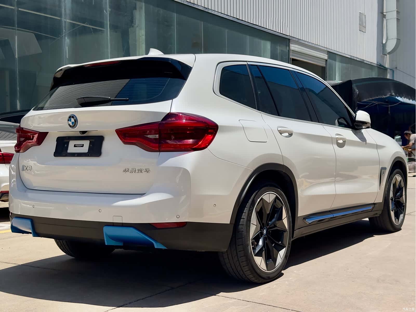 BMW iX3, 2021 9