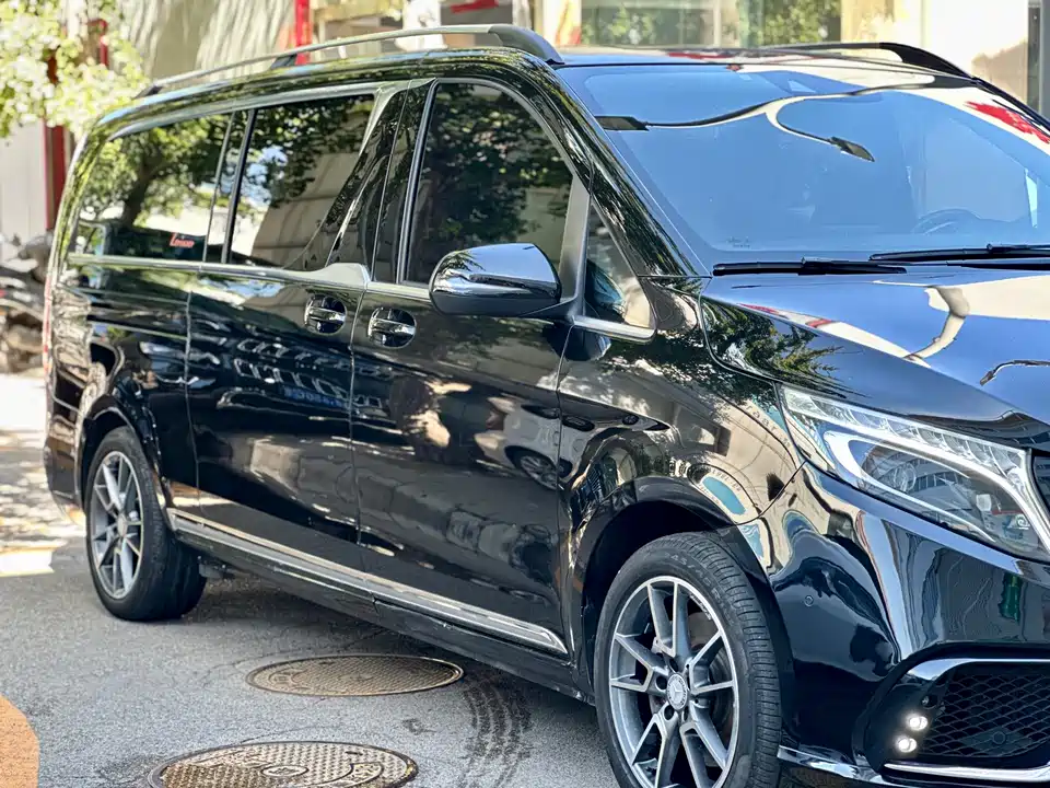 Mercedes-Benz V-class
