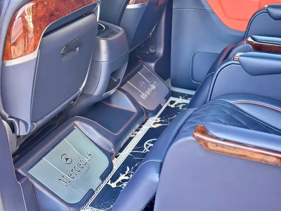 Mercedes-Benz V-class