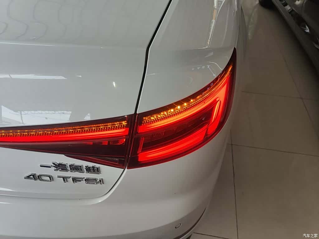 Audi A4L, 2019 8