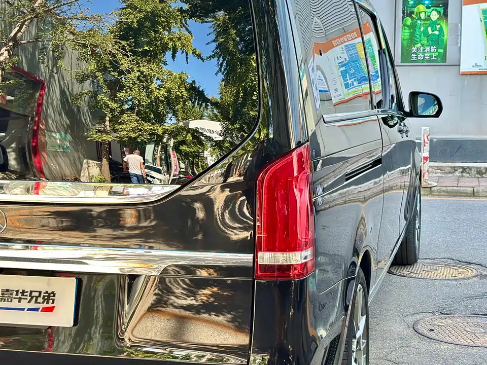 Mercedes-Benz V-class