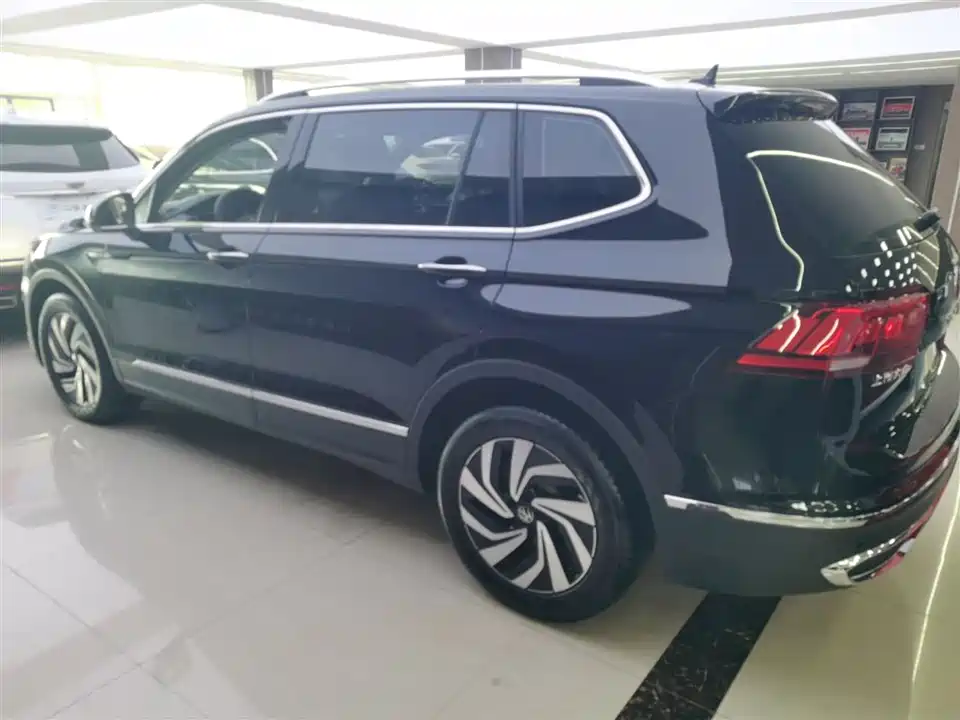 Volkswagen Tiguan L