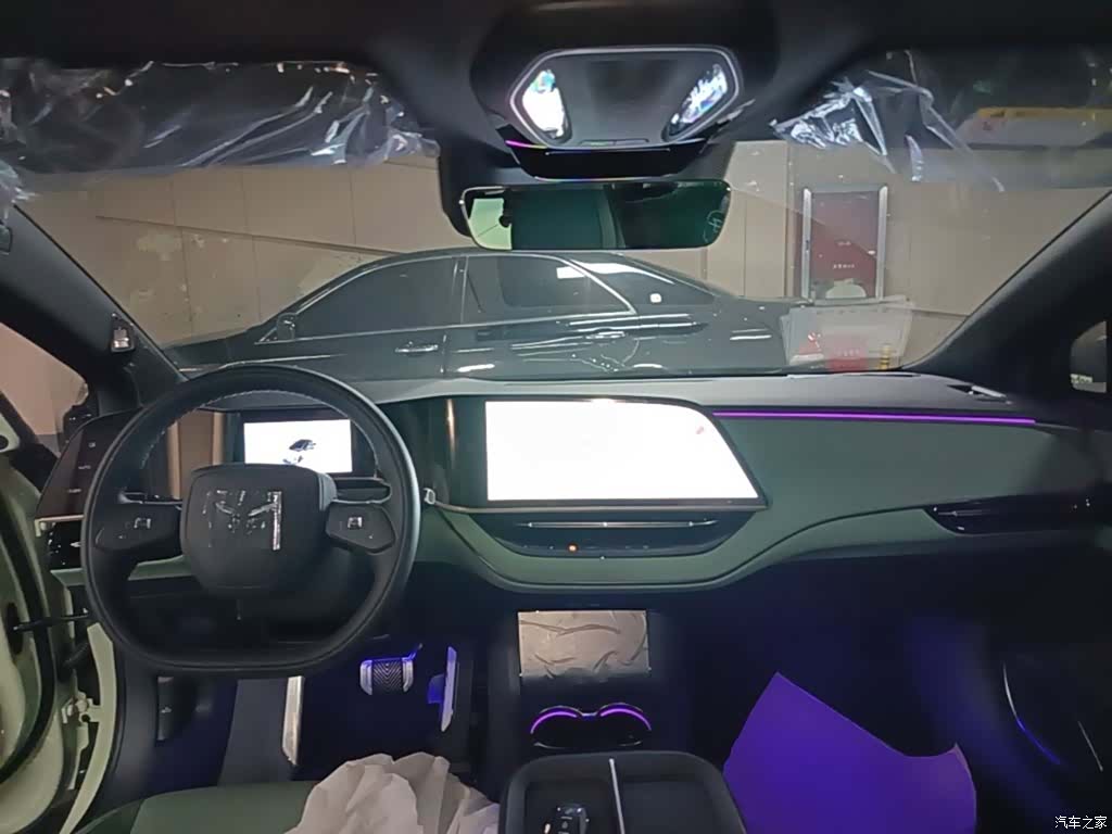 Hongqi H7, 2026 10