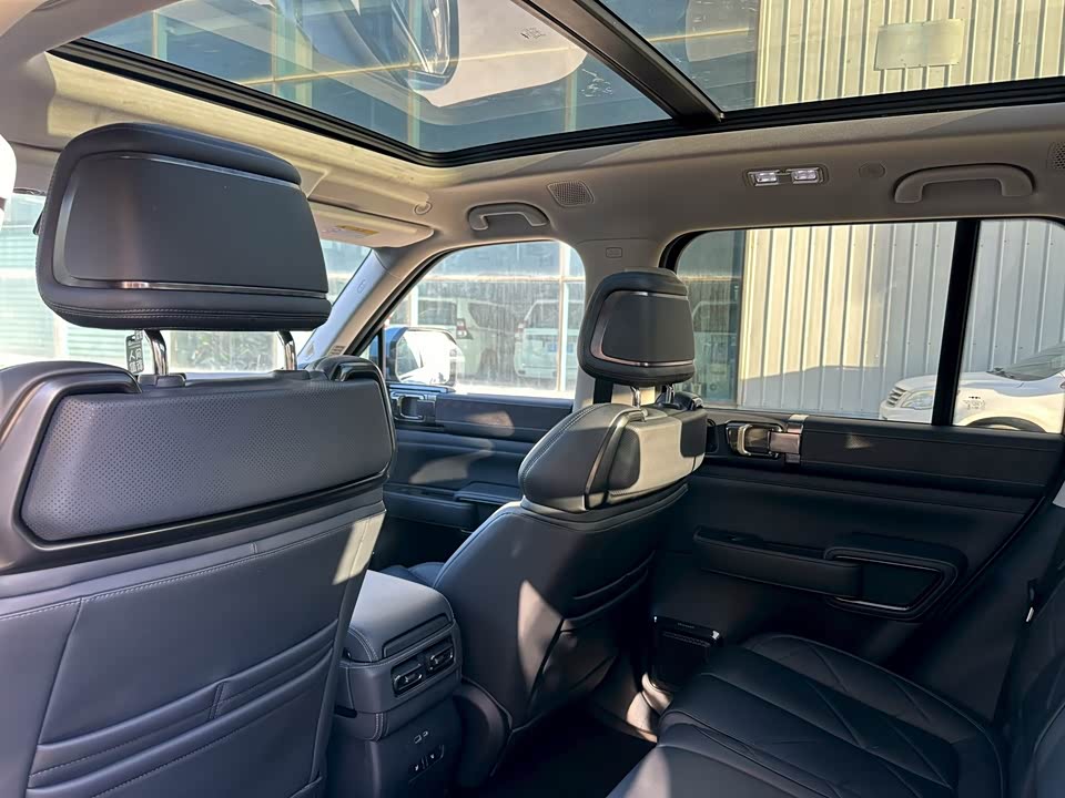 BYD Leopard 5 BYD Leopard 5