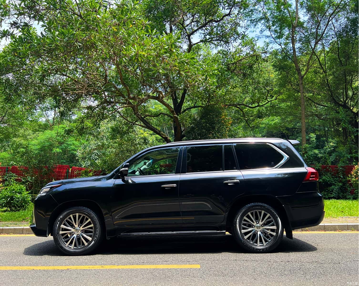 Lexus LX, 2016 20