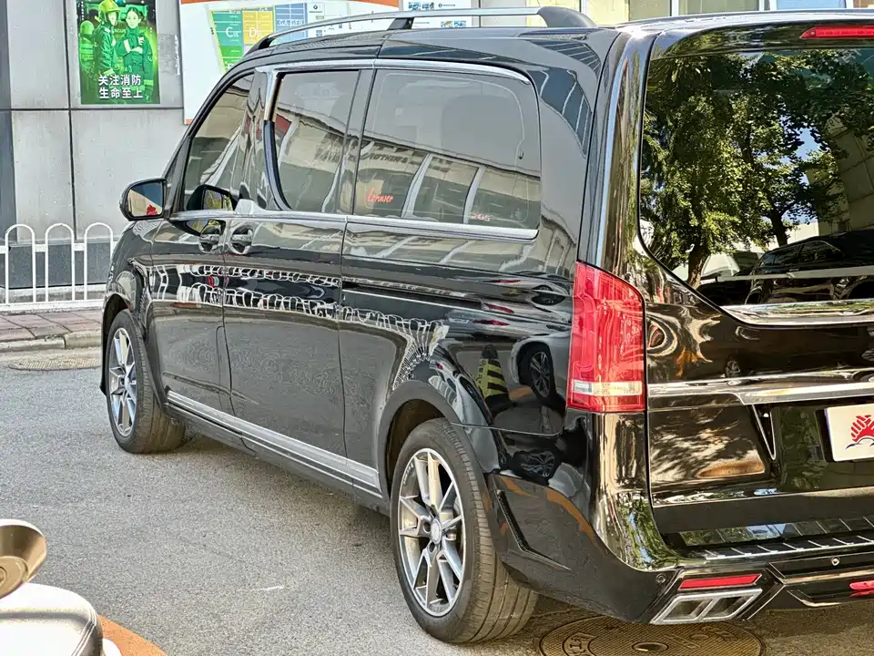 Mercedes-Benz V-class