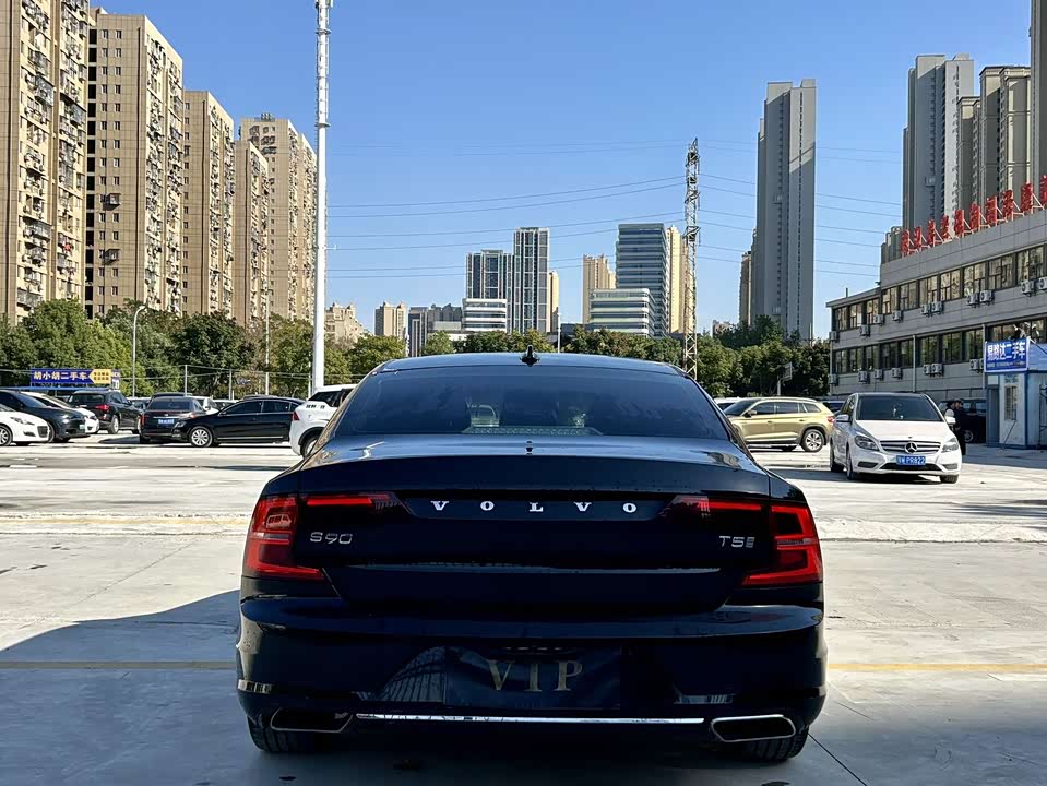 Volvo S90