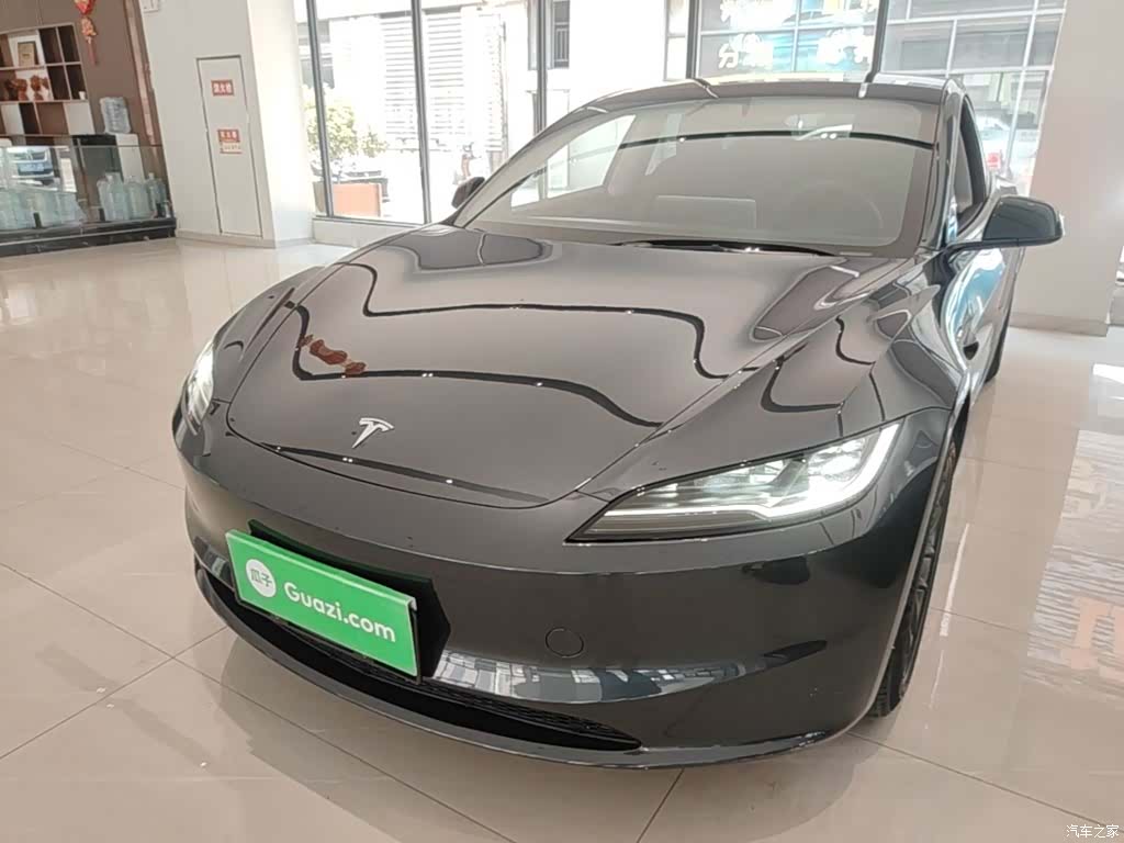 Tesla Model 3, 2024 1