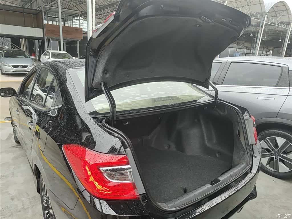 Honda Crider, 2015 19
