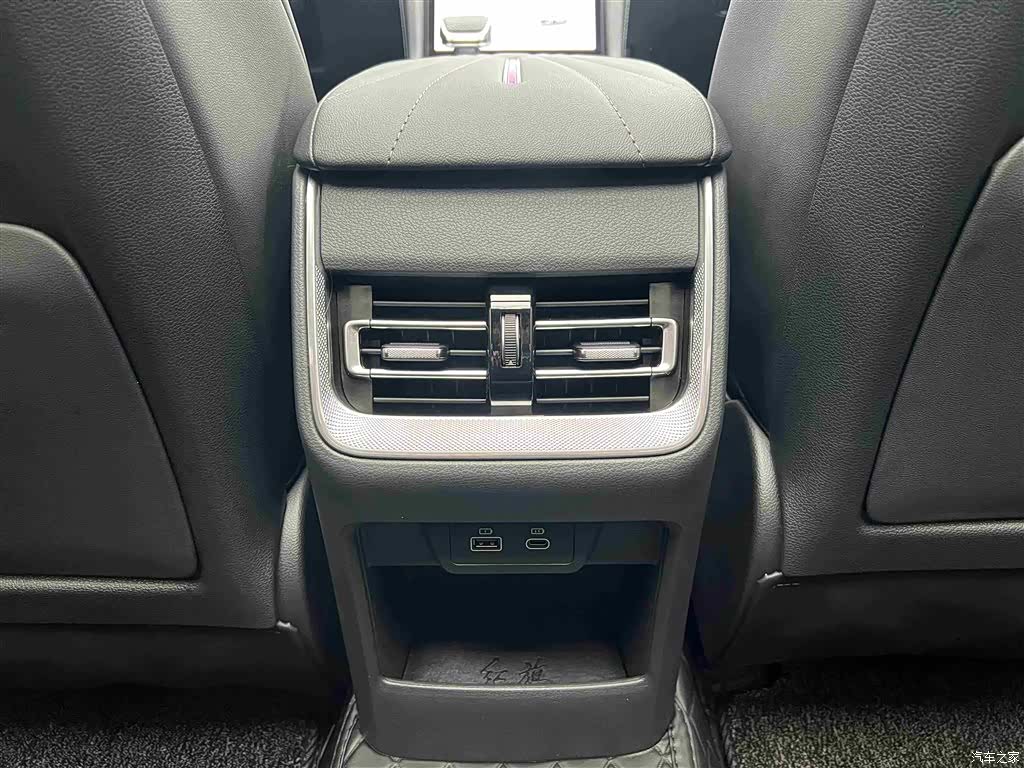 Hongqi H5, 2025 27