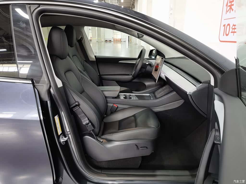 Tesla Model Y, 2025 23