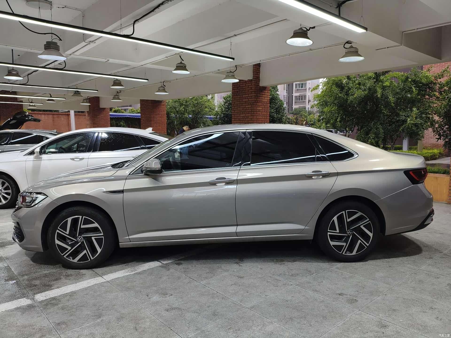 Volkswagen Sagitar, 2023 2