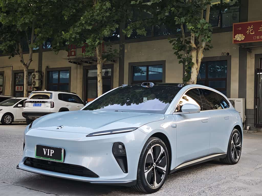 NIO ET5