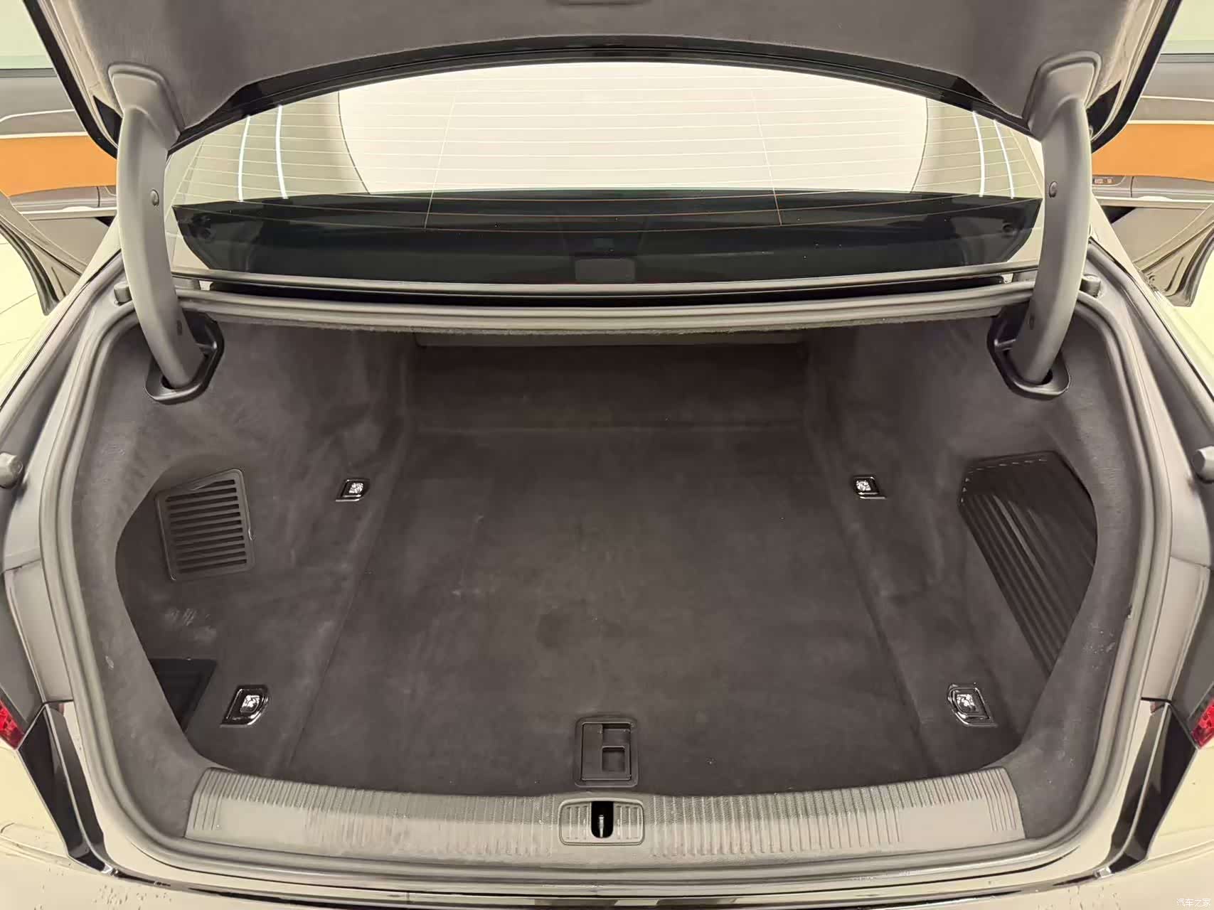 Audi A8L, 2023 27