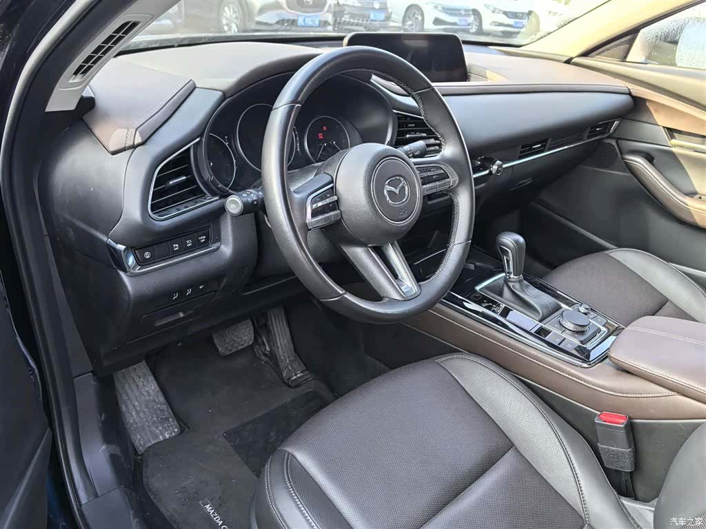 Mazda CX-30, 2025 3
