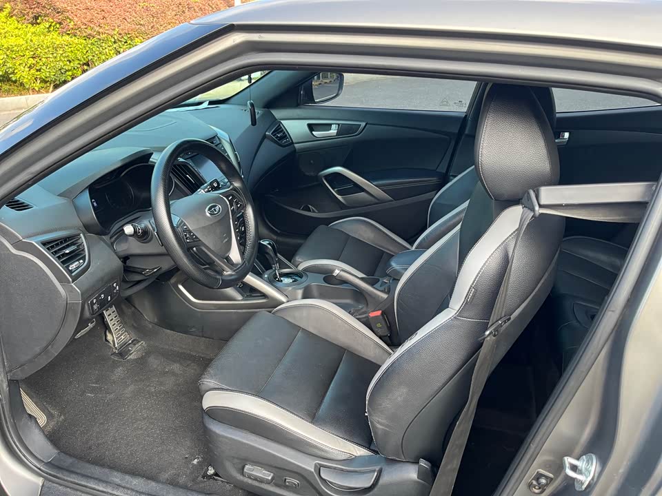 Hyundai Veloster